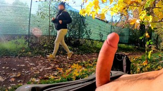 DICKFLASH в ПАРКЕ: распутная милфа не может устоять перед тем ...