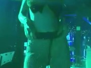 En el bar muy caliente 12/16