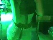 En el bar muy caliente 2/16