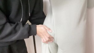 【素人／カップル】ノーパンスカートの彼女立ちバックでハメちゃう／日本人／ japanese