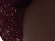 VECINA JUGUETONA ME DEJA VER DEBAJO DE SU FALDA