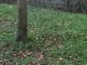 maggie le sale leche cuando juega con el dildo en el parque