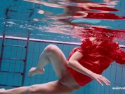 Avenna shows her sexy nude naked hot body underwater