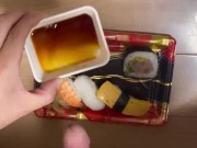 【無修正】お寿司をザーメン醤油で食べてみた 素人　射精　手コキ　中出し　種付け　精液　ぶっかけ　無修正　まんこ　勃起　包茎　汁　ホモ　ゲイ
