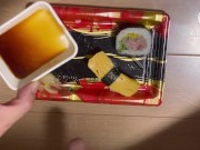 【無修正】お寿司をザーメン醤油で食べてみた 素人　射精　手コキ　中出し　種付け　精液　ぶっかけ　無修正　まんこ　勃起　包茎　汁　ホモ　ゲイ - Screenshot 13 of 16 - Ass