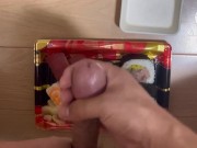 【無修正】お寿司をザーメン醤油で食べてみた 素人　射精　手コキ　中出し　種付け　精液　ぶっかけ　無修正　まんこ　勃起　包茎　汁　ホモ　ゲイ - Screenshot 3 of 16 - Ass
