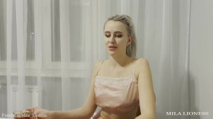 She called her roommate so that he fucked her well on video😏