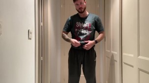 Post workout bodybuilding posing practice