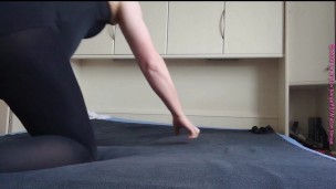 Carmen Nylonjunge ist Notgeil 1 ** Dehnung **