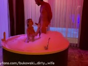 Romantic fuck with blonde slut in jacuzzi 15/16