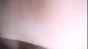 Mi profesor hace clase en vivo de como me da polla y le muestra a mis compañeros, me dio pena