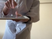 の授業中におしっこが行きたくなり必死に我慢し、人気がないところで、、、 12/16