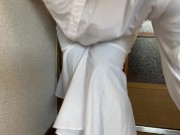 の授業中におしっこが行きたくなり必死に我慢し、人気がないところで、、、 14/16