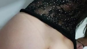 Le grabo un video a mi esposo para que llegue a cogerme