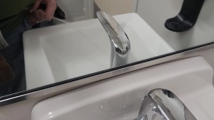 Selfie piss