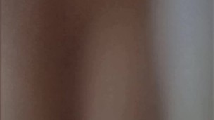 Mandy, natural en la ducha