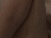 Putinha tendo orgasmo depois de brincar com sua buceta molhada 16/16