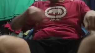 VERGA DE MACHO SENTADO Y EYACULANDO