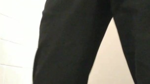 【盗撮風】会社のトイレでおしっこする元サッカー部男子