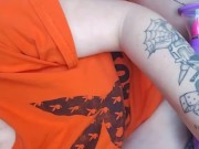 Plugging my tight ass with my new vibrating plug🤤💦🤭 2/16