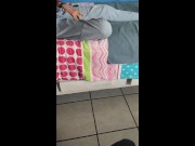 Me cojo a mi mientras mi  esta en la casa. 5/16