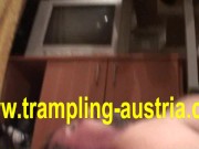 heel trampling 15/16