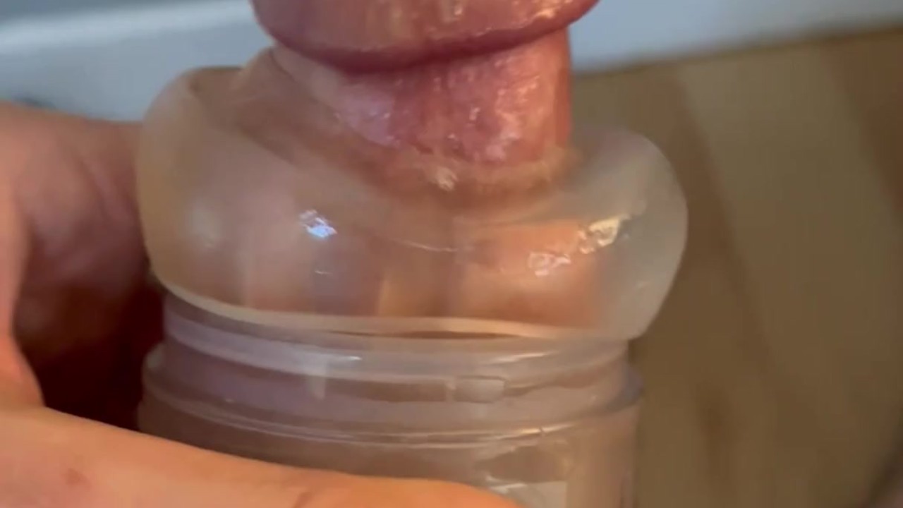 LOTS OF PRECUM, A SCREAMING ORGASM, AND A PRECUM-LEAKING PISS - Video di sesso gratis - RedTube