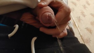 Uncut White Cock Pissing POV |UncutAtNight|