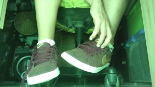SPORT WHITE SOCKS AND MALE FEET UNDER MY DESK