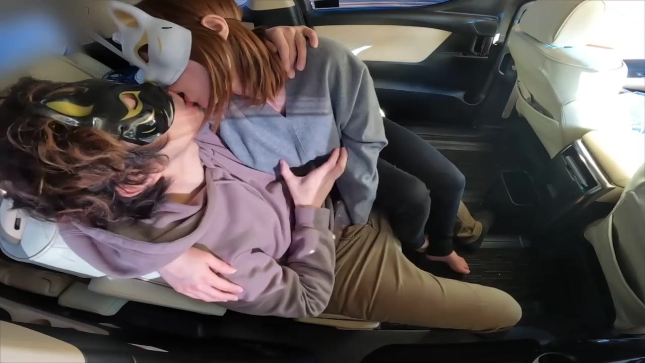仕事の休憩中に不倫中出しカーセックスする人妻 - Video di sesso gratis - RedTube