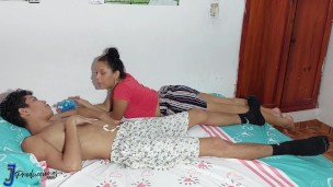 LA PUTA DE MI HERMANASTRA SE HACE LA DIFICIL ME CHUPA MI VERGA Y FOLLAMOS BIEN RICO