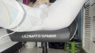 brunette having an orgasm in her yoga pants🥵
