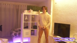 High class prettyboy cums while his parents are not at home.