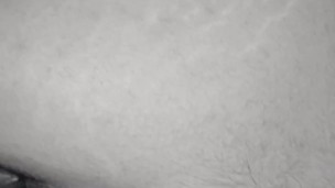 Saliendo de trabajar me follo el culo grande de mi compañera. Vertical