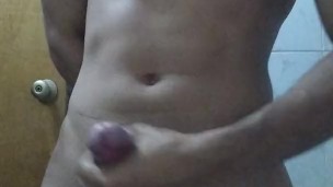 Necesito que me echan una manito.