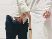 Медсестра помогла клиенту собрать анализ спермы 6/16