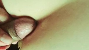 CULASO LATINO DE DEJA FOLLAR MIENTRAS HABLA POR TELEFONO CON EL NOVIO CACHUDO LE UN ANAL.