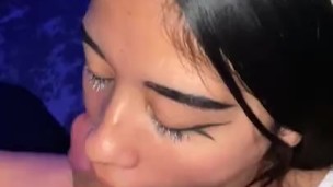 Mi hermanastra chupando mi verga