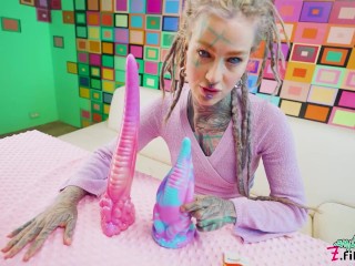 Phreak. unboxing – Anuskatzz unbox 2 XL sextoys and reviews them for Dirty Dreaz and Z-filmz SFW