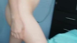 Jovencita montando verga reverse cowgirl latina porno casero.