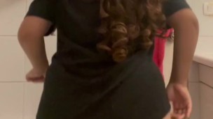 THEY GIVE ME VERY HARD WHILE MASTURBATING MY JUICY PUSSY