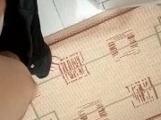 Еще 28, но хуек уже не стоит нормально. Лузер-импотент вонюша филимонов пыжится, ебясь с рукой 2/16