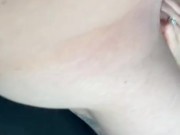 Je la réveille pour jouir sur ses petites seins 14/16