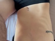 Je la réveille pour jouir sur ses petites seins 8/16