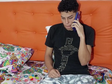 PIDO UNA PREPAGO PARA FOLLAR Y ME LLEGO LA PUTA DE MI HERMANASTRA