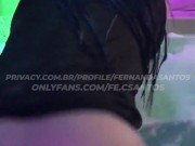 do cabelo azul sentando no pau do amigo dentro da banheira. 16/16