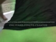 do cabelo azul sentando no pau do amigo dentro da banheira.