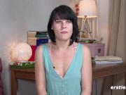 Ersties - Anglerin Marie masturbiert mit Fingern und Toys 2/16