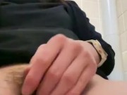 日本人女性が仕事中にトイレでオナニー 3/16