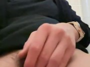 日本人女性が仕事中にトイレでオナニー 4/16